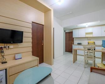 Comfort 2Br At Bogor Mansion Apartment - Bogor - Salon