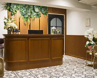 Bangluang Boutique Hotel - Bangkok - Front desk