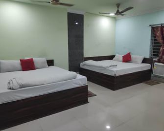 Shakti Hotel - Cuttack - Bedroom