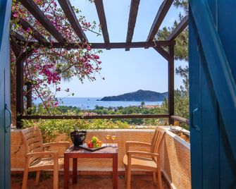 Symbola Ölüdeniz Beach Hotel - Ölüdeniz - Varanda