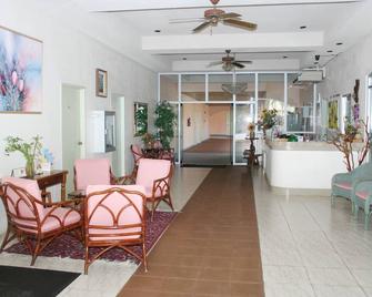 Hotel Sun Palace - Garapan - Recepción