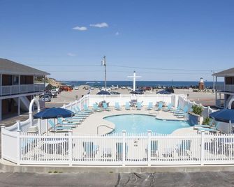 Sands By The Sea Motel - York Beach - Pool
