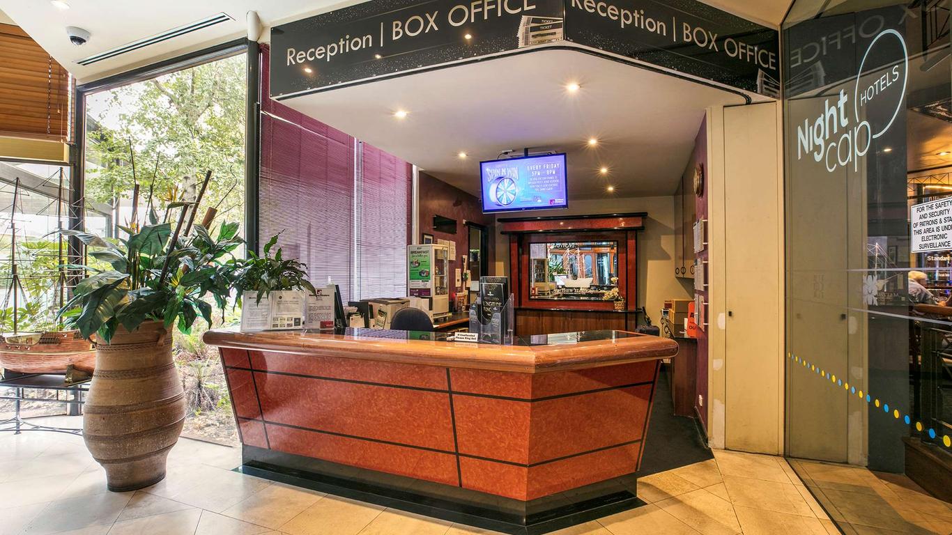 Nightcap At Matthew Flinders Hotel