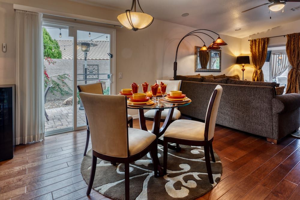 Charming Desert Oasis With Free Heated Pool! Over 150 Five-Star Reviews! - פיניקס - חדר אוכל