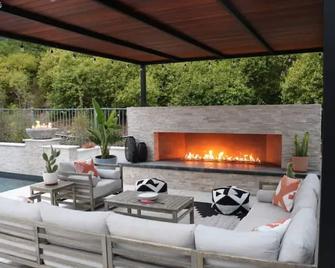 Luxury Resort Pool Home - San Marcos - Patio