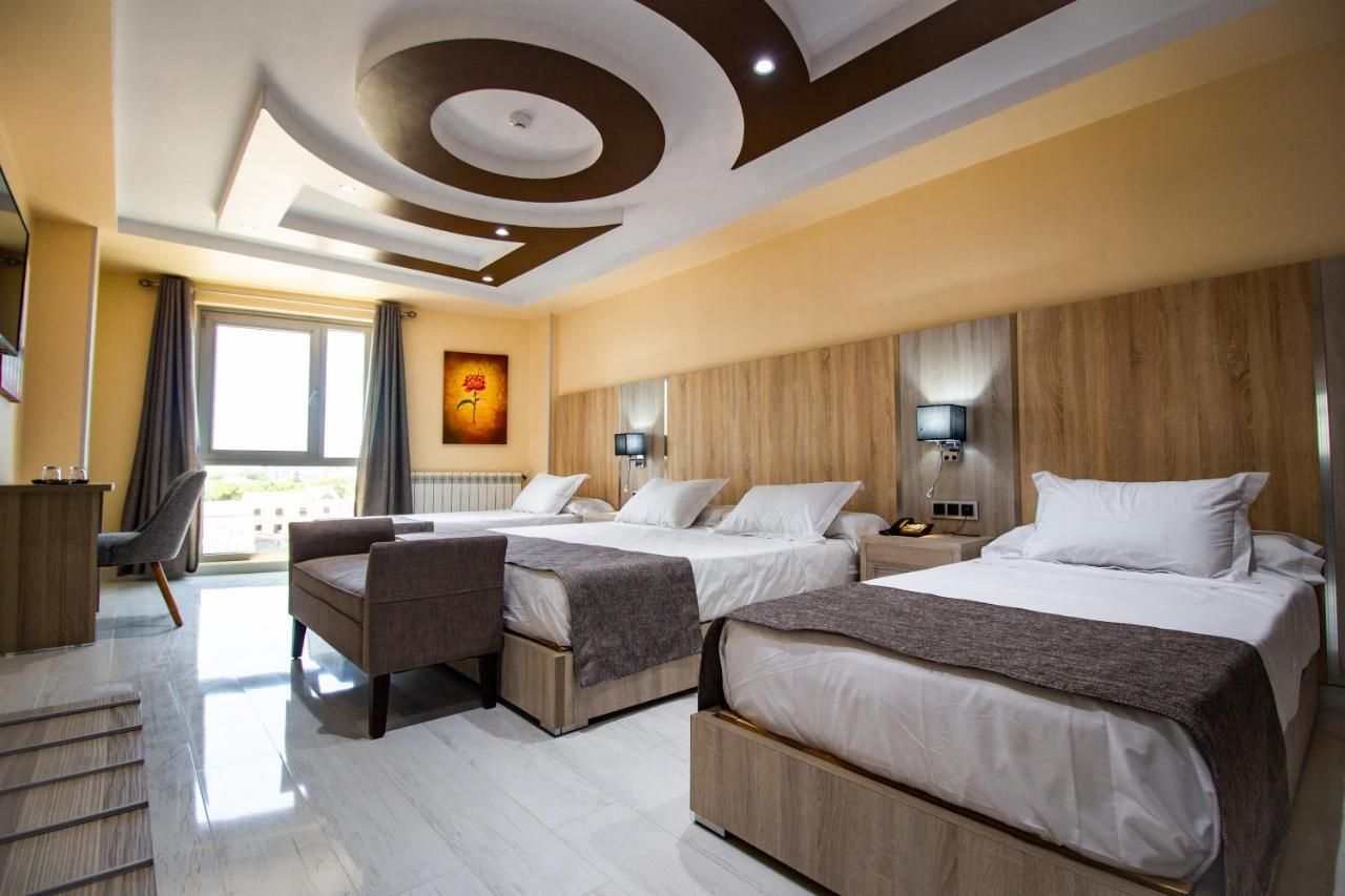 Hôtel Zinou zm thumbnail 2