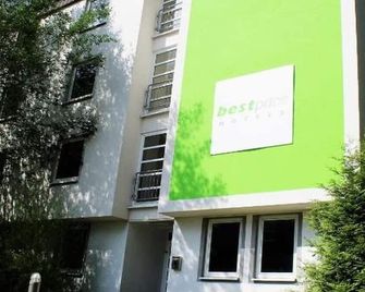 Bendorf Hotel by Belvilla - Bendorf - Gebäude