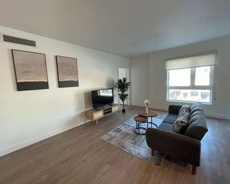 Modern Retreat in Koreatown - Perfect for Your LA Stay! - Los Ángeles - Sala de estar