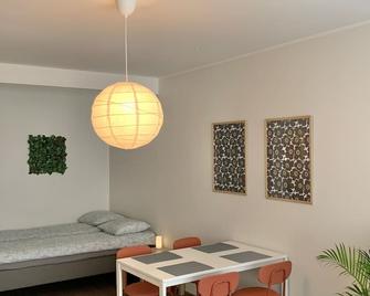 Cozy & Modern Studio Apartment in Kallio District - Helsinki - Bedroom