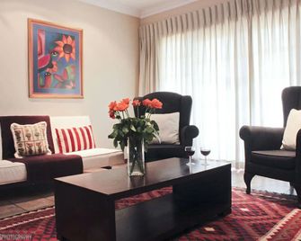 Ashbrook Country Lodge - Clarens - Вітальня