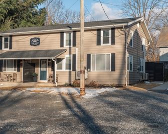 The Goldfinch at The Nest at Deodate | 1BR, Sleeps 2, Private Hot Tub - Elizabethtown - Gebouw