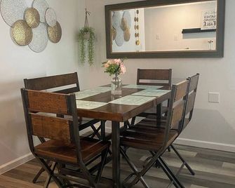 Casa Patron/Quaint home near lake - Livingston - Comedor