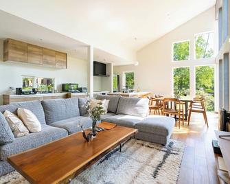 Midoriha Rusutsu 6 minutes walk from Rusutsu Res / Abutagun Hokkaidō - Kutchan - Sala de estar