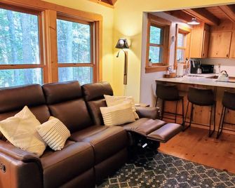 Superior Sanctuary: Refined Rustic in the Woods by the Beach, Trails - Bayfield - Living room