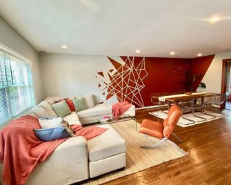 Easy Path&bus Access- Nyc| Designer Home + Deck. - Jersey City - Sala de estar