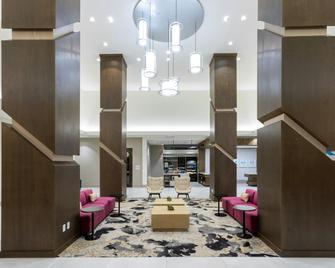 Hilton Garden Inn St. Cloud - Waite Park - Lobby