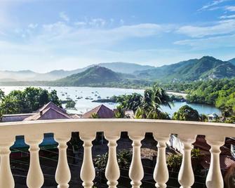 Birds-Eye Ocean View in Nicely Priced Top-Floor Unit in Flamingo - Playa Flamingo - Balcón