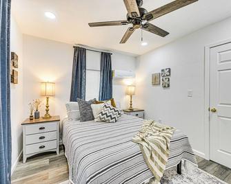 1 Mi to Dtwn: Family Home w/ Porch in Brownwood - Brownwood - Ložnice