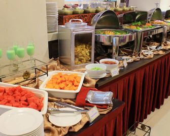 Daima Hotel Padang - Padang - Buffet