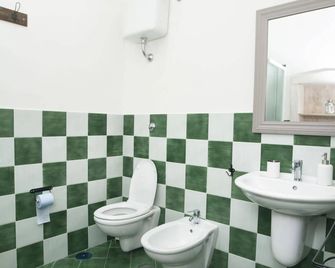 Napul'art - Naples - Bathroom