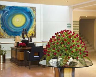 The Piccadily - Lucknow - Lobby