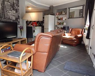 stylish bungalow with private garden and office near Leeds University - Leeds - Sala de estar
