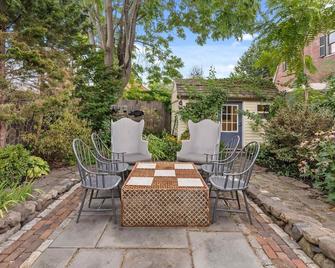 Downtown Steps to Waterfront 'The Garden' - Newburyport - Patio