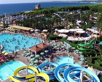 Quadruple Room With Sea View Balcony - Gallipoli - Pool