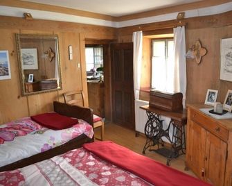 B&B La Tana dell'Orso - Die Bärenhöhle - Castello di fiemme - Bedroom