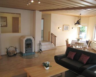 Holiday Home Later Comfortable Vacation Home - Neumagen-Dhron - Living room