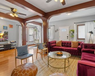 7br 7ba Big House 1 Block from Tropicana - Atlantic City - Ruang tamu