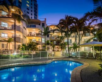 The Burlington Holiday Apartments - Maroochydore - Pool