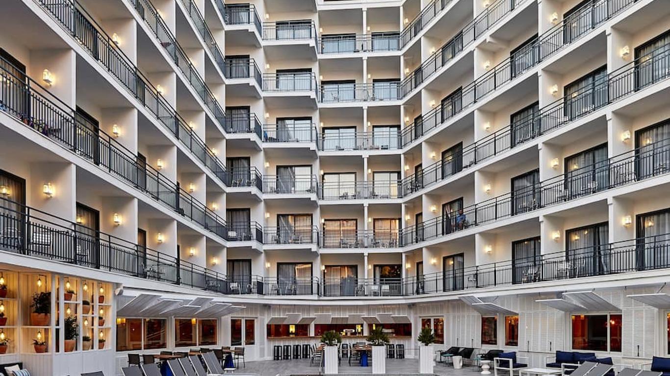 Delamar 4Sup-Adults only (18+)