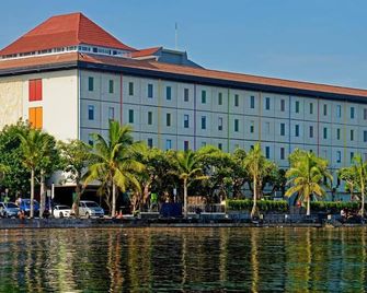 Singaraja Beach Hotel - Buleleng