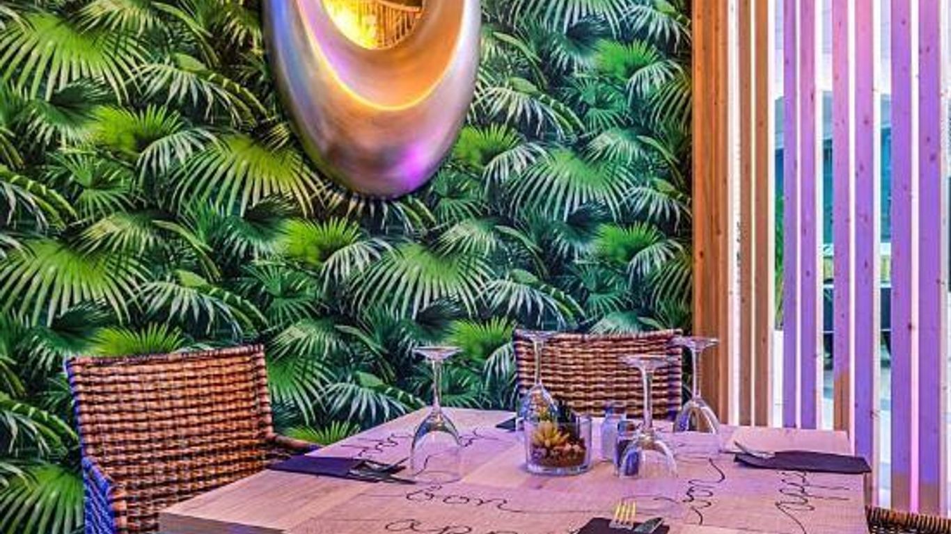 Princesa Solar 4 - Adults Recommended