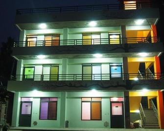 Owl Forest B&B - Zhushan Township - Building