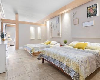 Unique Stay with European Charm - Palm Coast - Bedroom