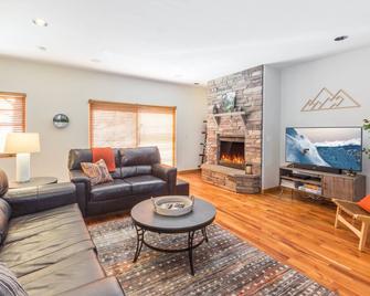 Elkhorn Townhome 1947 - Ouray - Living room
