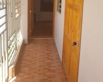 Vince's house - Petionville - Pasillo