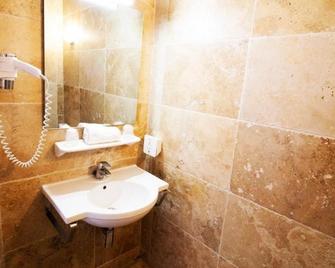 Bel Azur - Six-Fours-les-Plages - Bathroom