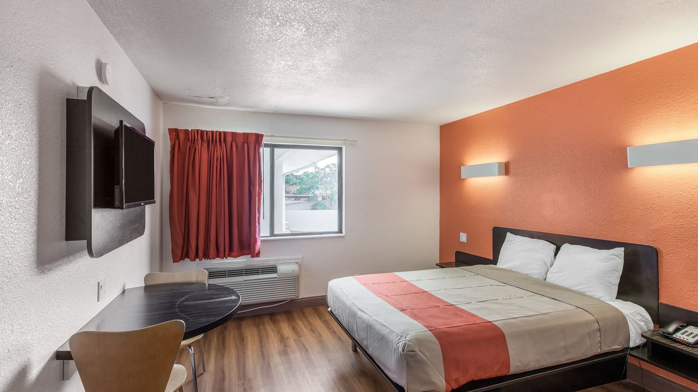 Motel 6-Dallas, Tx - South