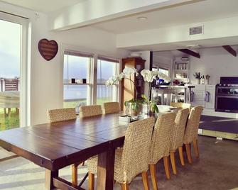 Private house on the water, steps to the beach - Quogue - Comedor