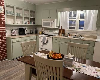 Located near Lewisburg, Greenbrier River Trail, Osteopathic School of Medicine - Frankford - Kitchen