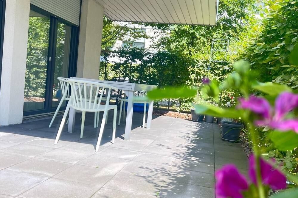 Central, family-friendly apartment with terrace and underground garage in Essen - Essen - Patio