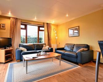Spacious Chalet In Garderen With Fenced Garden - Garderen - Huiskamer