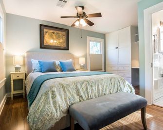 1/1 cozy private Zilker cottage!Wonderful area,walk to park and Barton Springs - Austin - Habitación