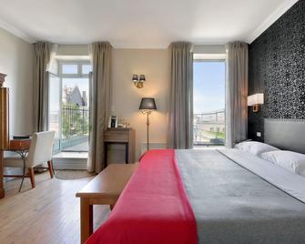 Hotel Bonaparte - Montreal - Bedroom