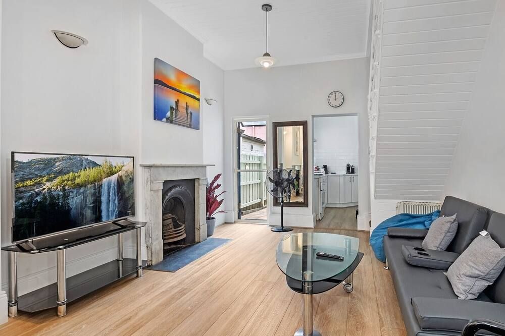 Kozyguru | Surry Hills | Classic Terraced House - سيدني - غرفة معيشة