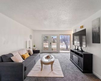 Charming 2 bedrooms with sofa bed townhome wonderful place in Des Moines area - Des Moines