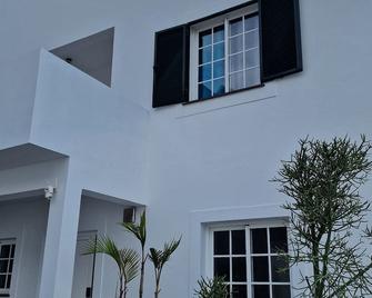 Villa-Kasia Ocean View Studios - Caniço - Building